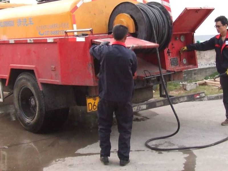 南昌高压清洗下水道，专业抽污泥，清掏化粪池 隔油池